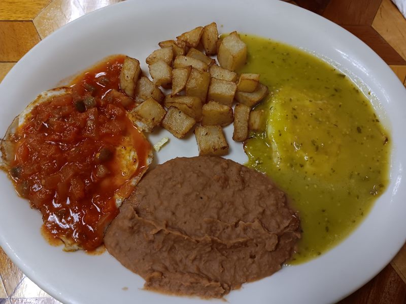 Lupitas La Cocina food